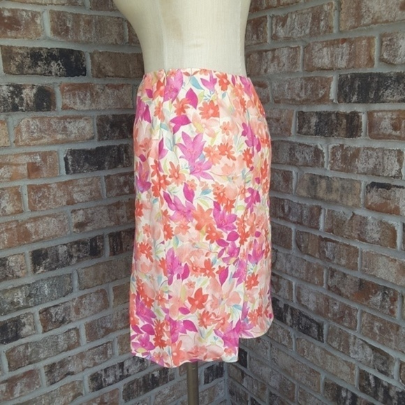 EUC Ann Taylor LOFT Floral Linen Skirt 4P - Picture 2 of 3
